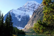 新化：雪峰山屏障下的常态化防控样本